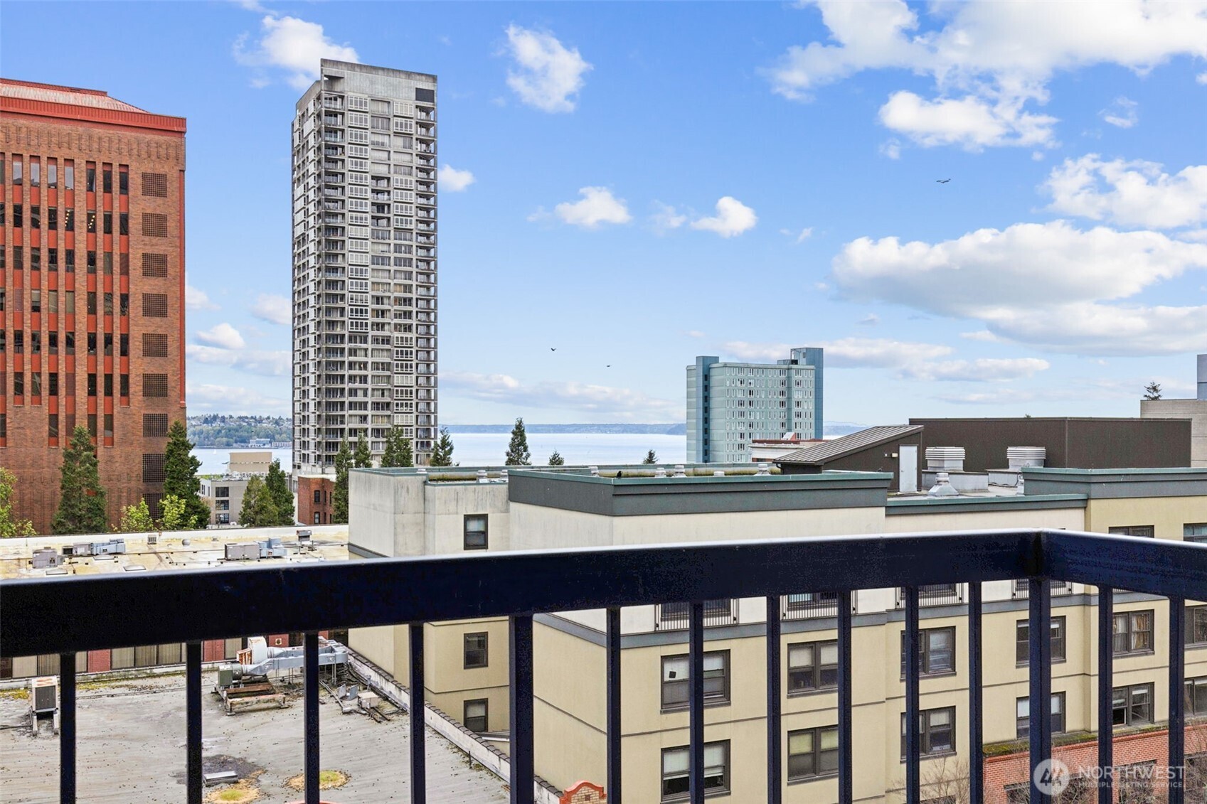 2100 3rd Avenue #802, Seattle, WA 98121