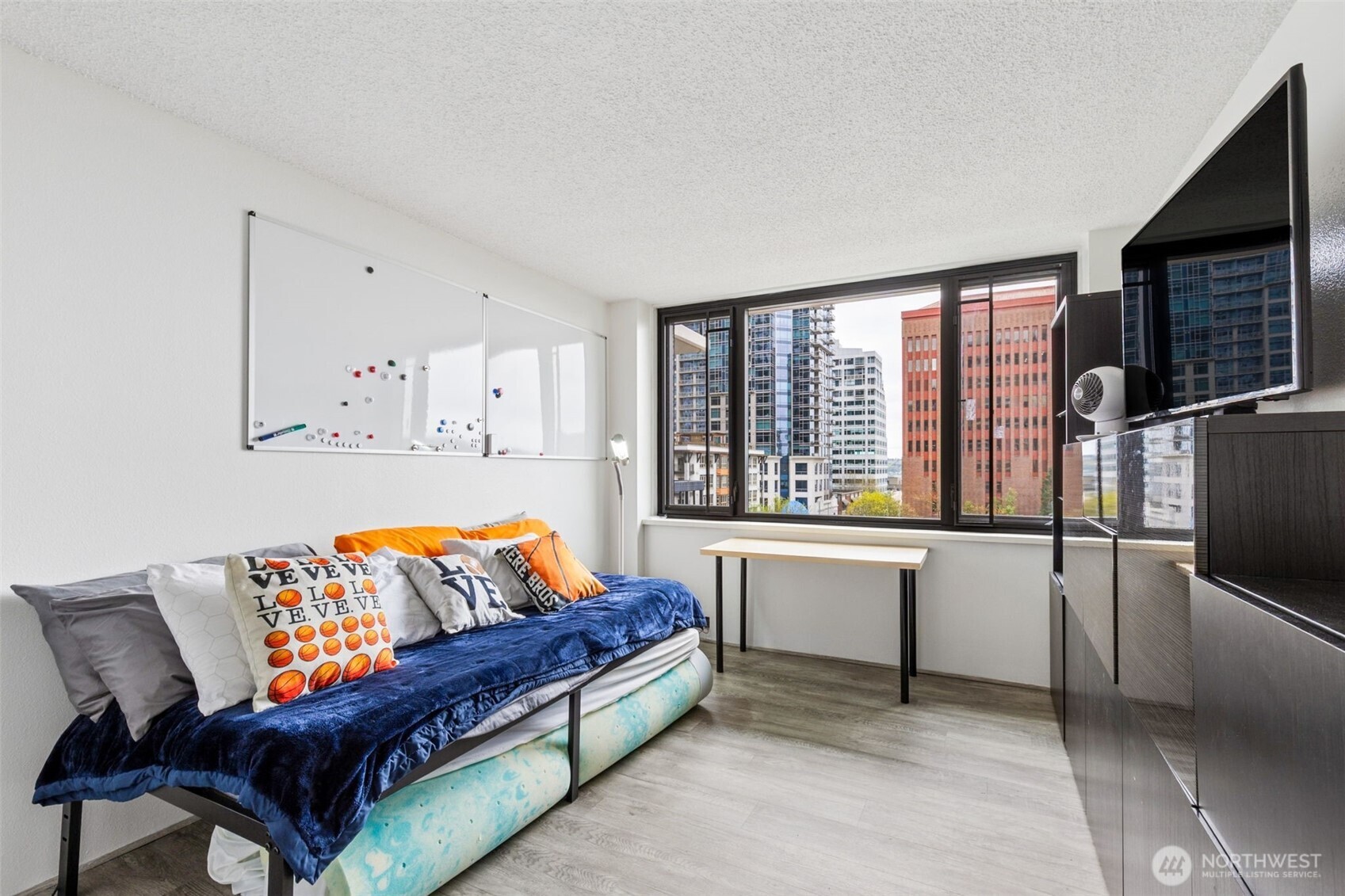 2100 3rd Avenue #802, Seattle, WA 98121