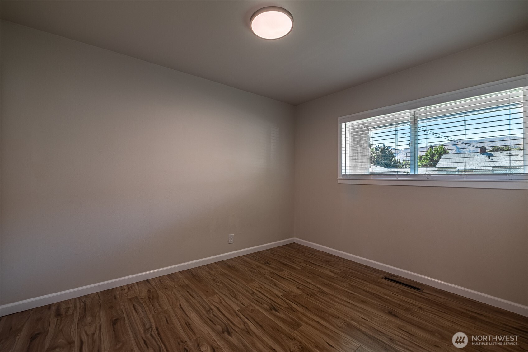 1235 Montana St , Wenatchee, WA 98801