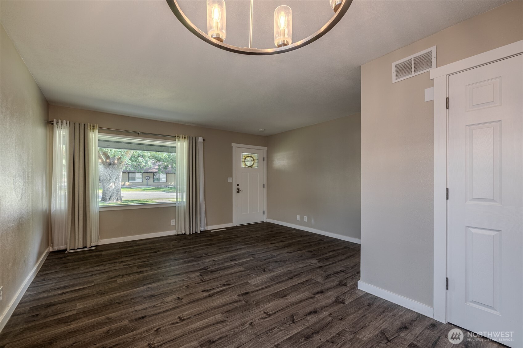 1235 Montana St , Wenatchee, WA 98801