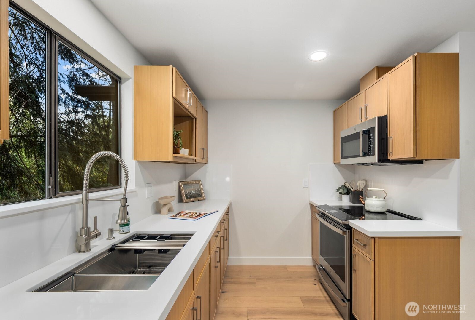 25529 SE 159th Street , Issaquah, WA 98027-8249