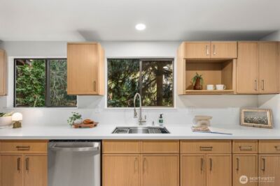 25529 SE 159th Street , Issaquah, WA 98027-8249 - Photo 18