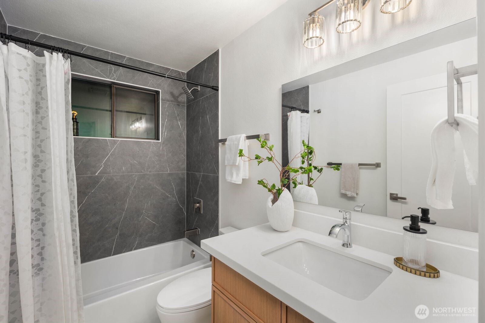 25529 SE 159th Street , Issaquah, WA 98027-8249