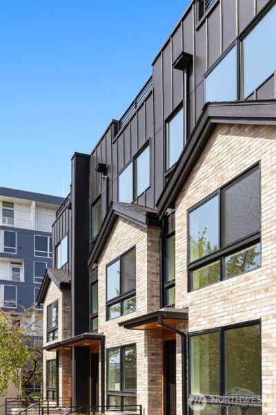 942 NW 54th Street , Seattle, WA 98107