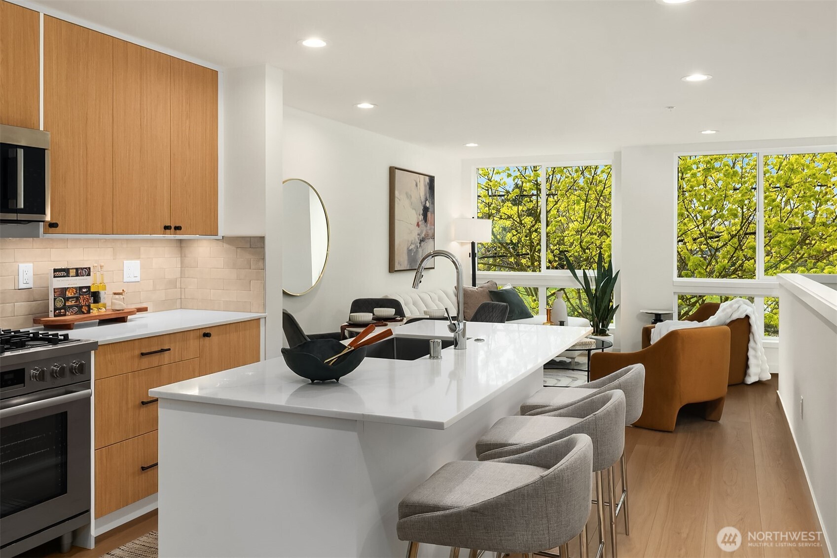 942 NW 54th Street , Seattle, WA 98107