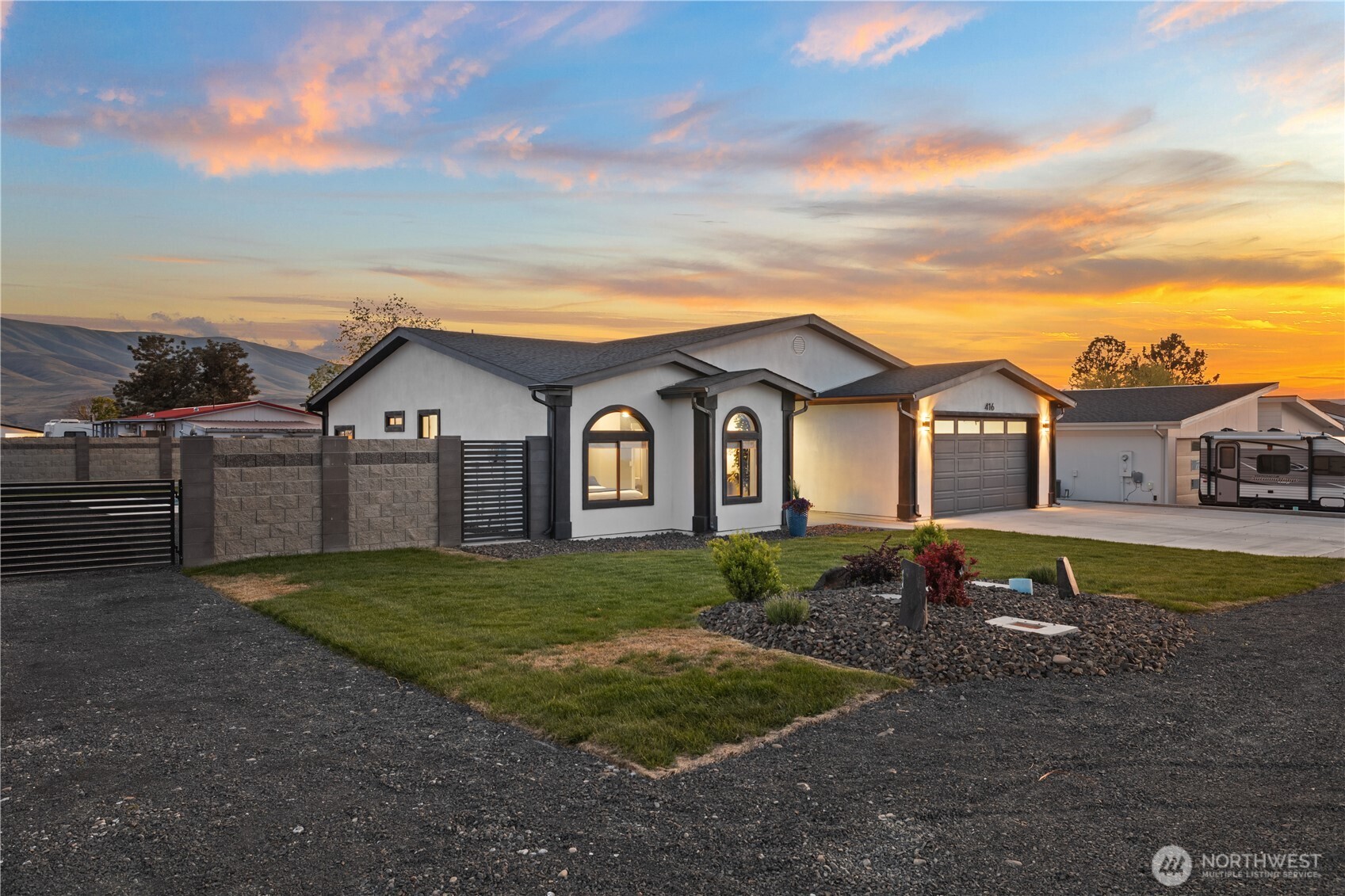 416 Edgewater Way SW, Mattawa, WA 99349