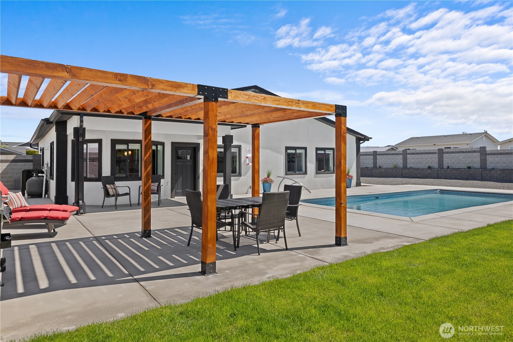 416 Edgewater Way SW, Mattawa, WA 99349