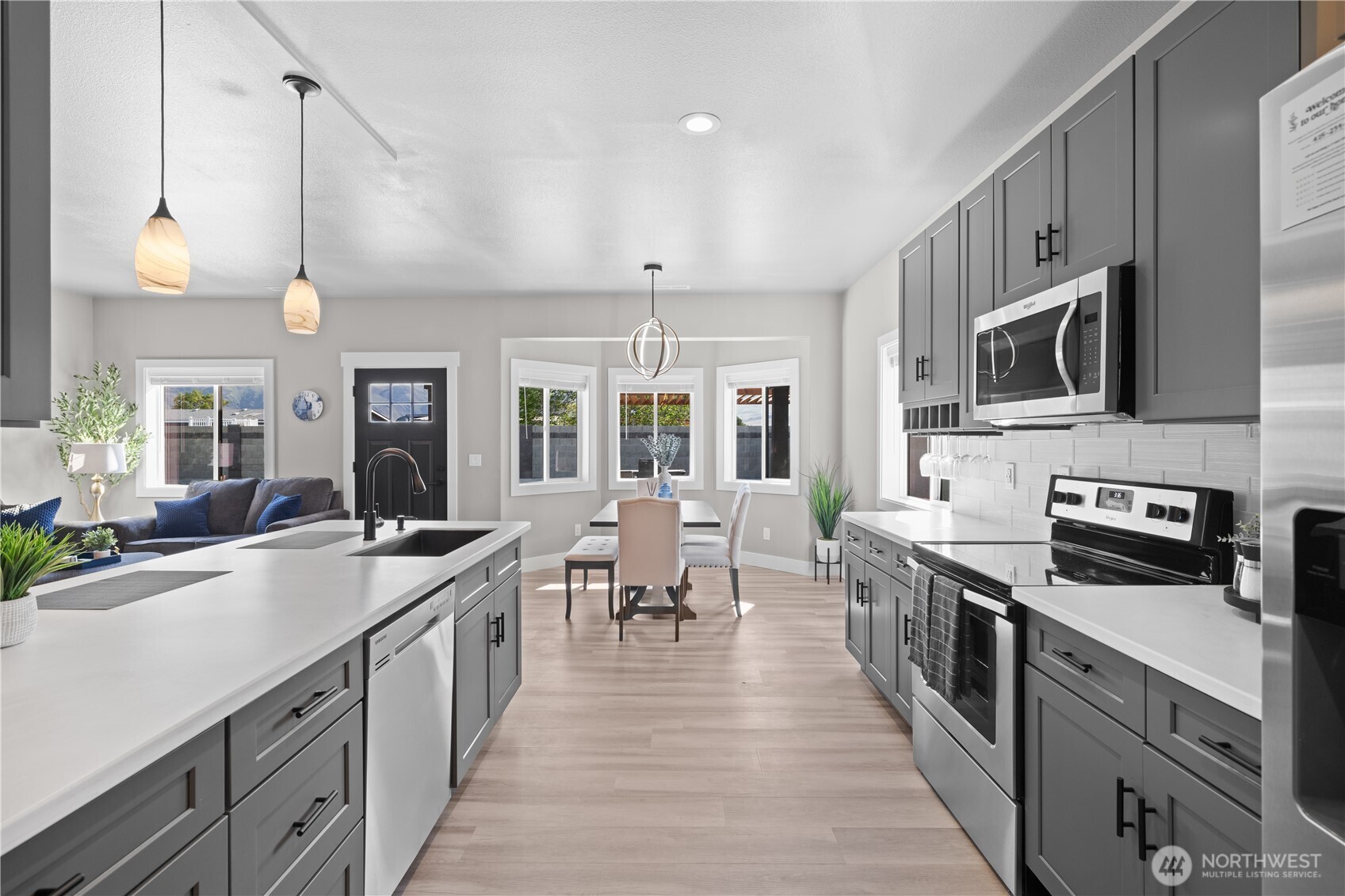 416 Edgewater Way SW, Mattawa, WA 99349