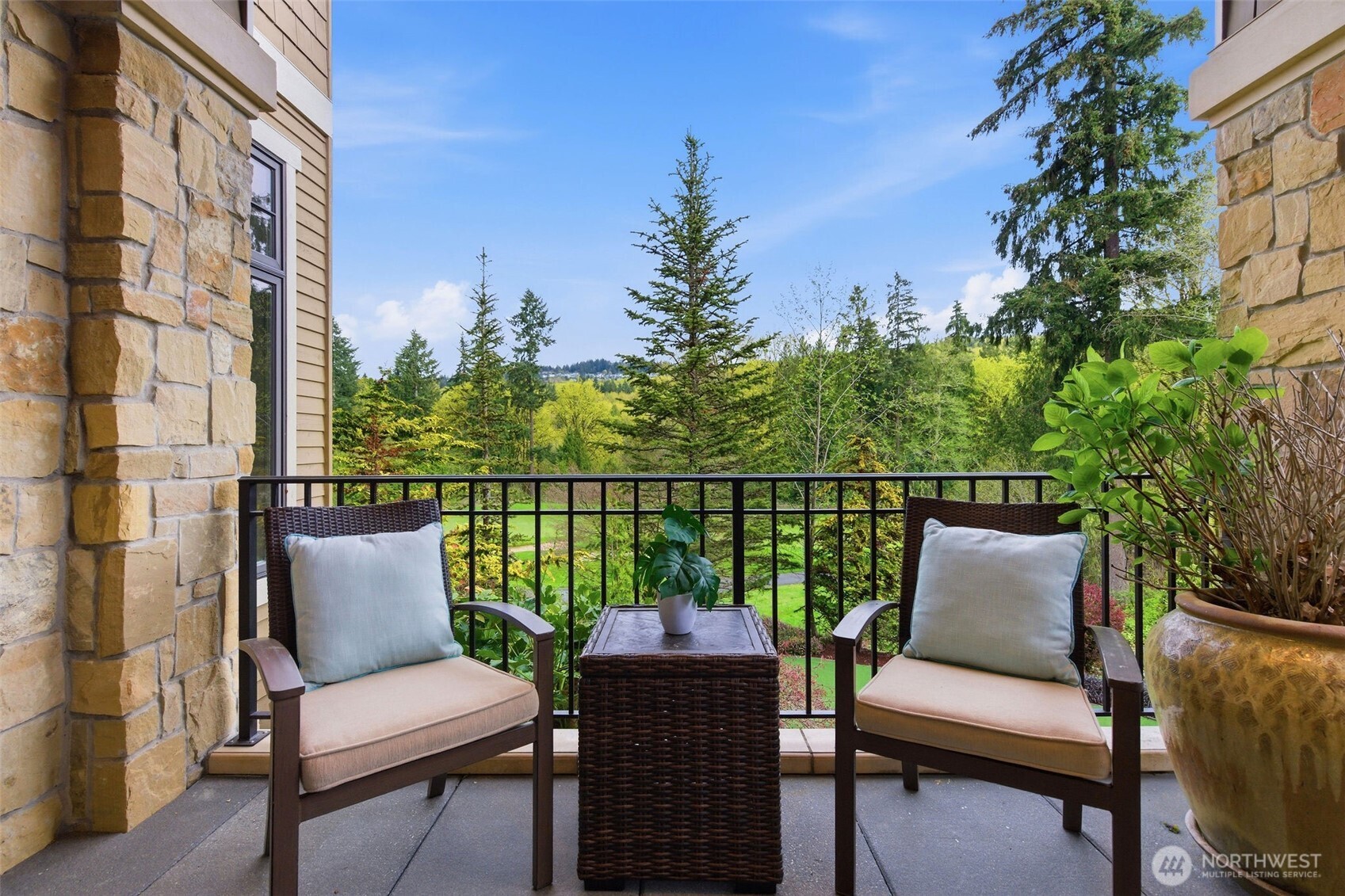 15538 SE 79th Place , Newcastle, WA 98059-9227