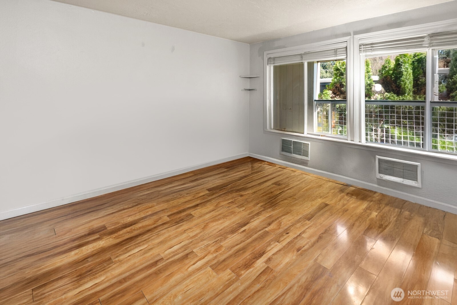 101 SW 119th Street #102, Burien, WA 98146