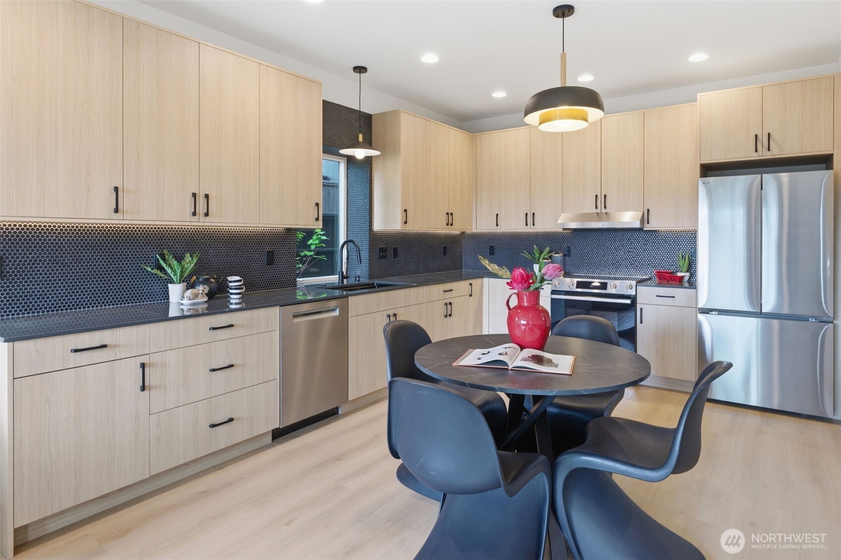 4517 35th Avenue S #E, Seattle, WA 98118