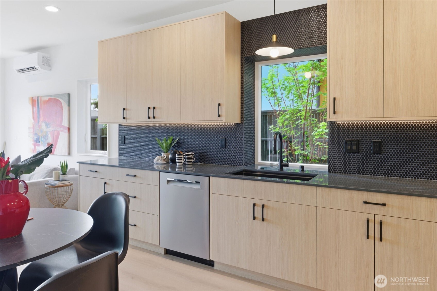4517 35th Avenue S #E, Seattle, WA 98118