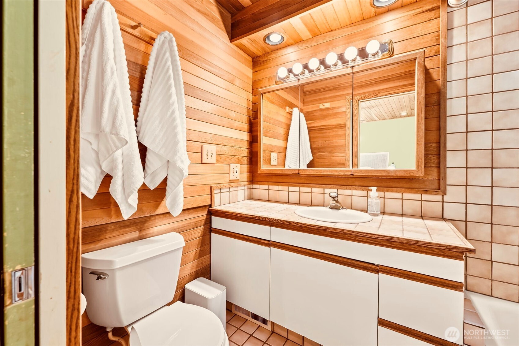 3620 Forest Beach Drive NW, Gig Harbor, WA 98335