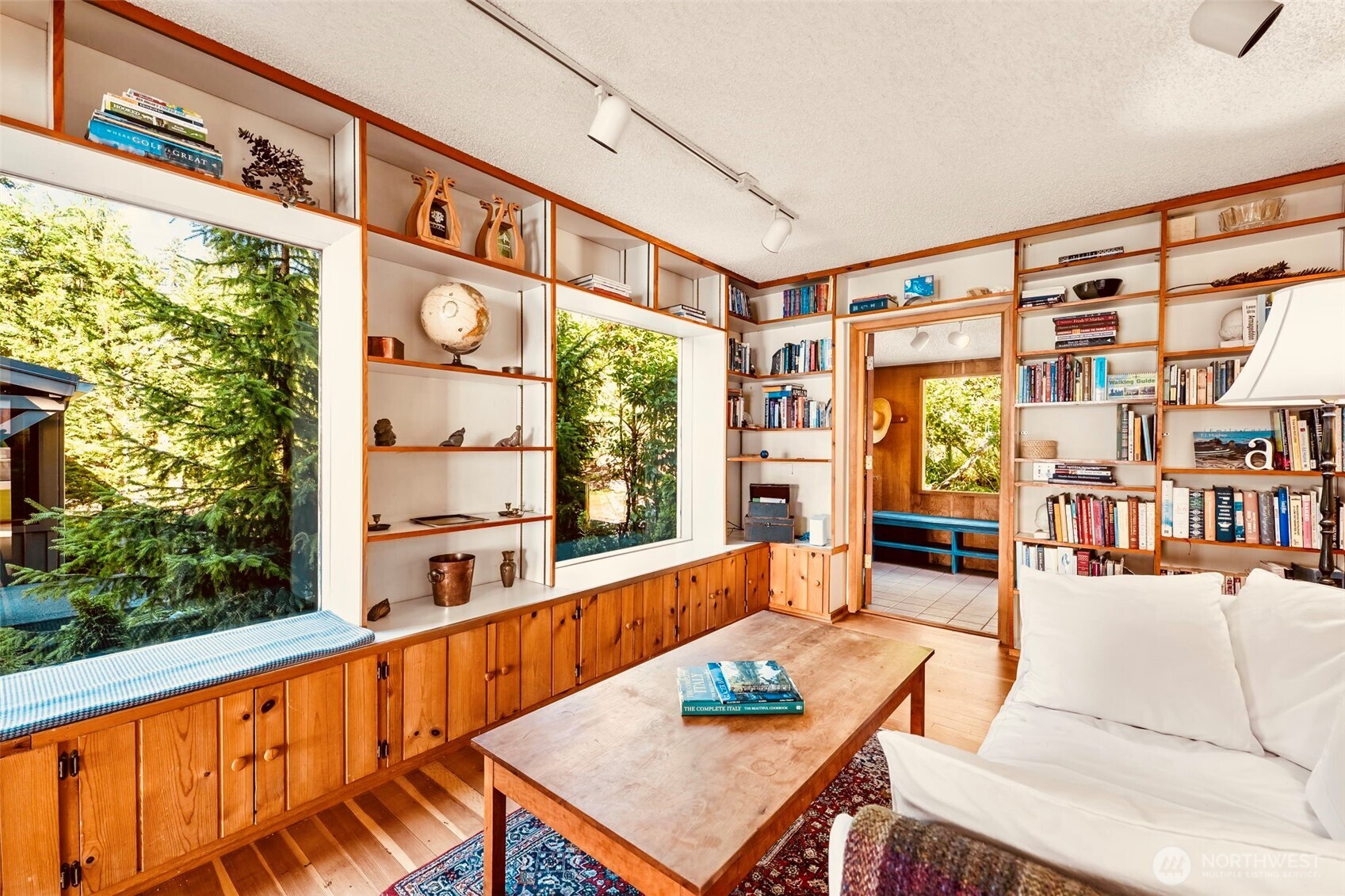 3620 Forest Beach Drive NW, Gig Harbor, WA 98335