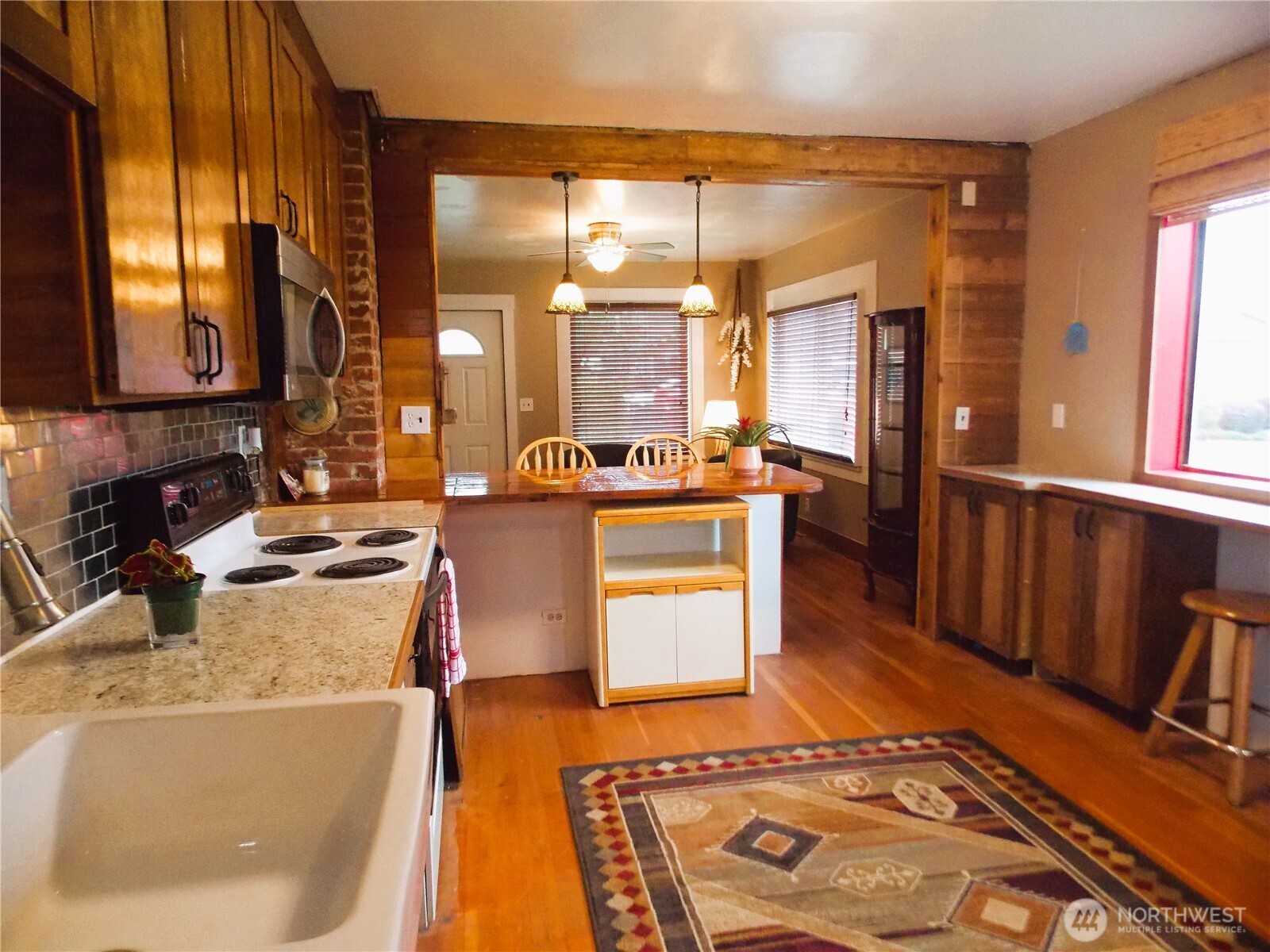245 3rd Street , Morton, WA 98356