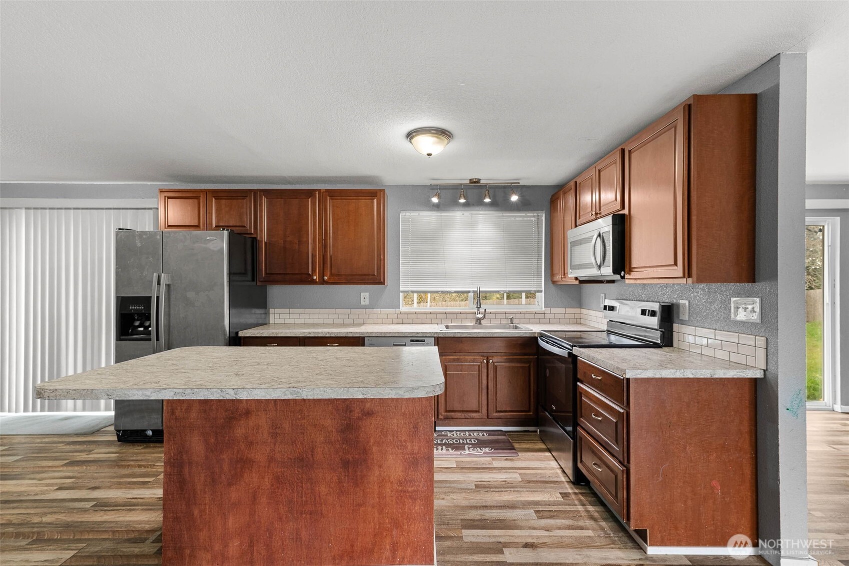 9415 Pinedrop Drive SE, Olympia, WA 98513