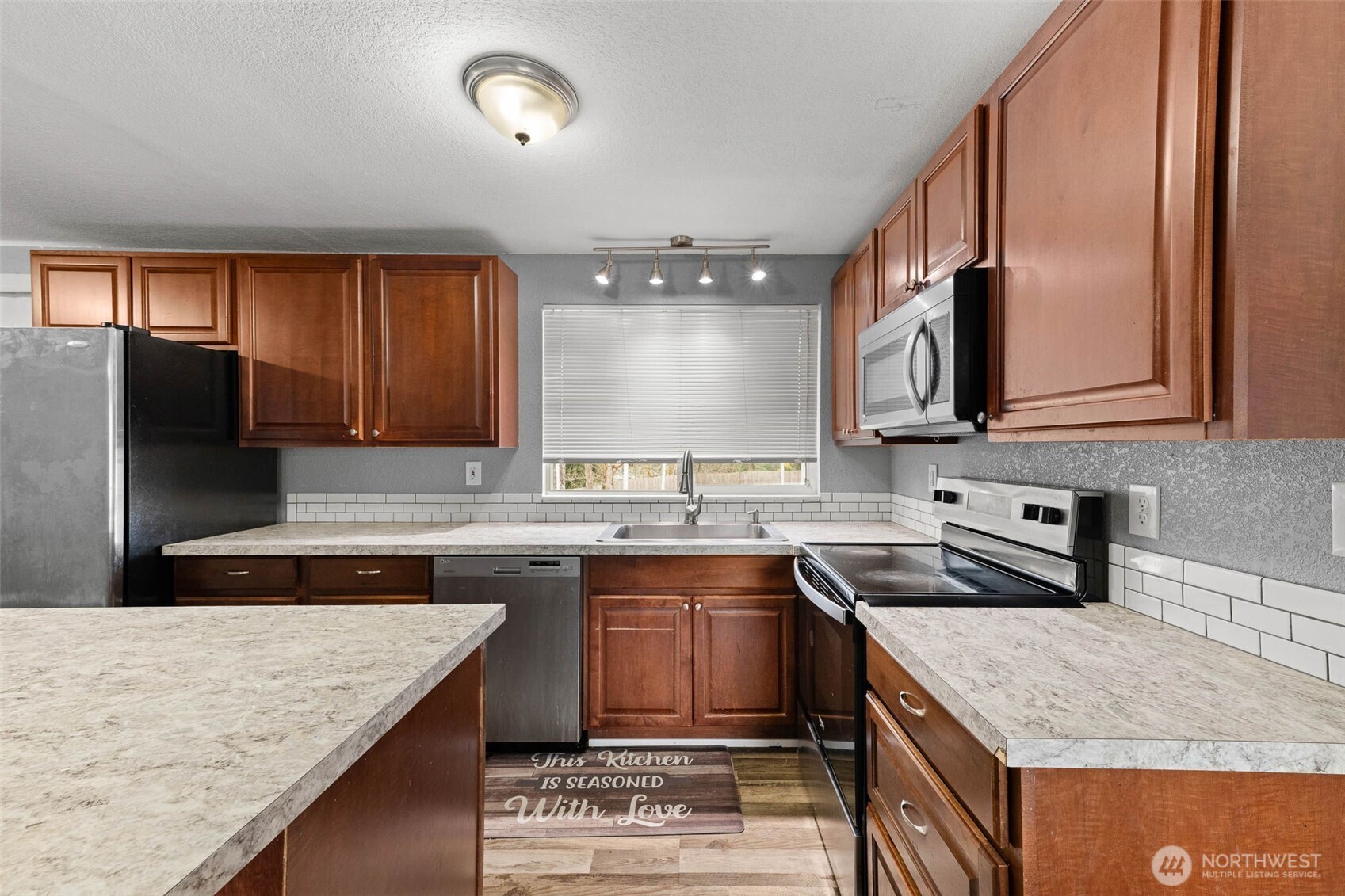 9415 Pinedrop Drive SE, Olympia, WA 98513