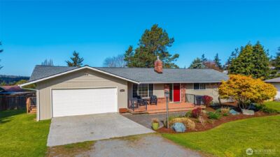 601 SW Thornberry , Oak Harbor, WA 98277