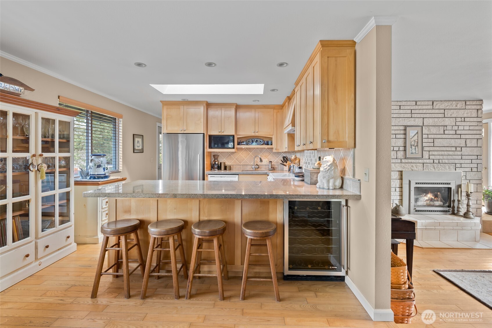 601 SW Thornberry , Oak Harbor, WA 98277