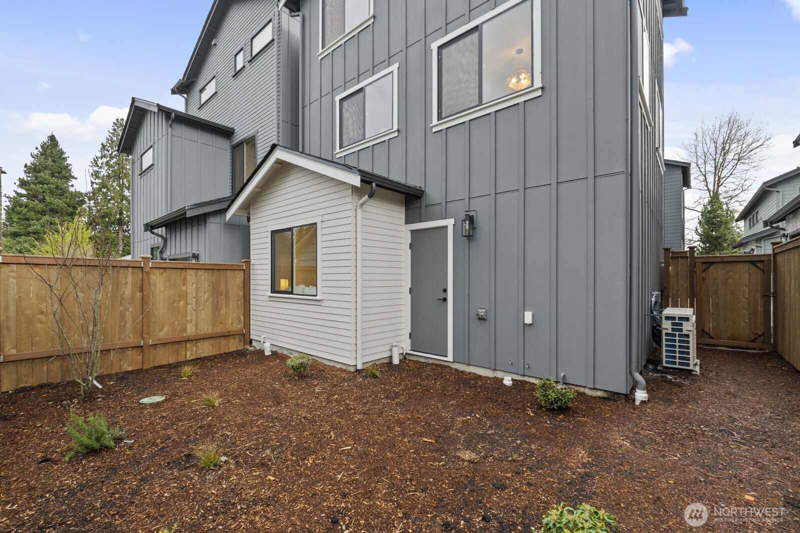 2725 NE 87th Street , Seattle, WA 98115