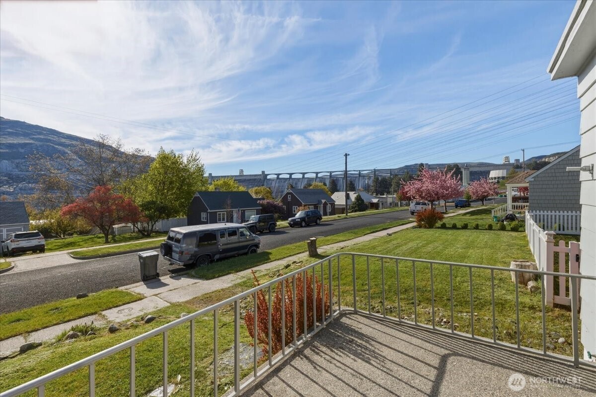 210 Stevens Avenue , Coulee Dam, WA 99116