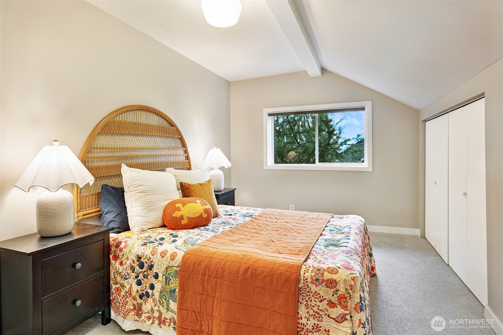 4634 SW Frontenac Street , Seattle, WA 98136