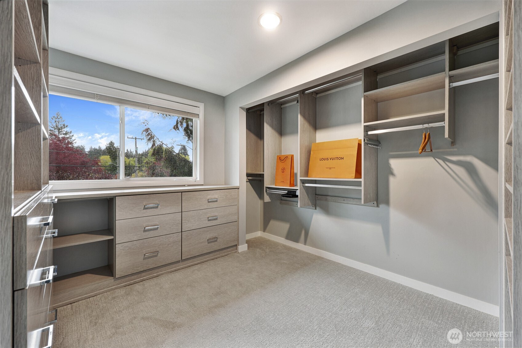 4634 SW Frontenac Street , Seattle, WA 98136