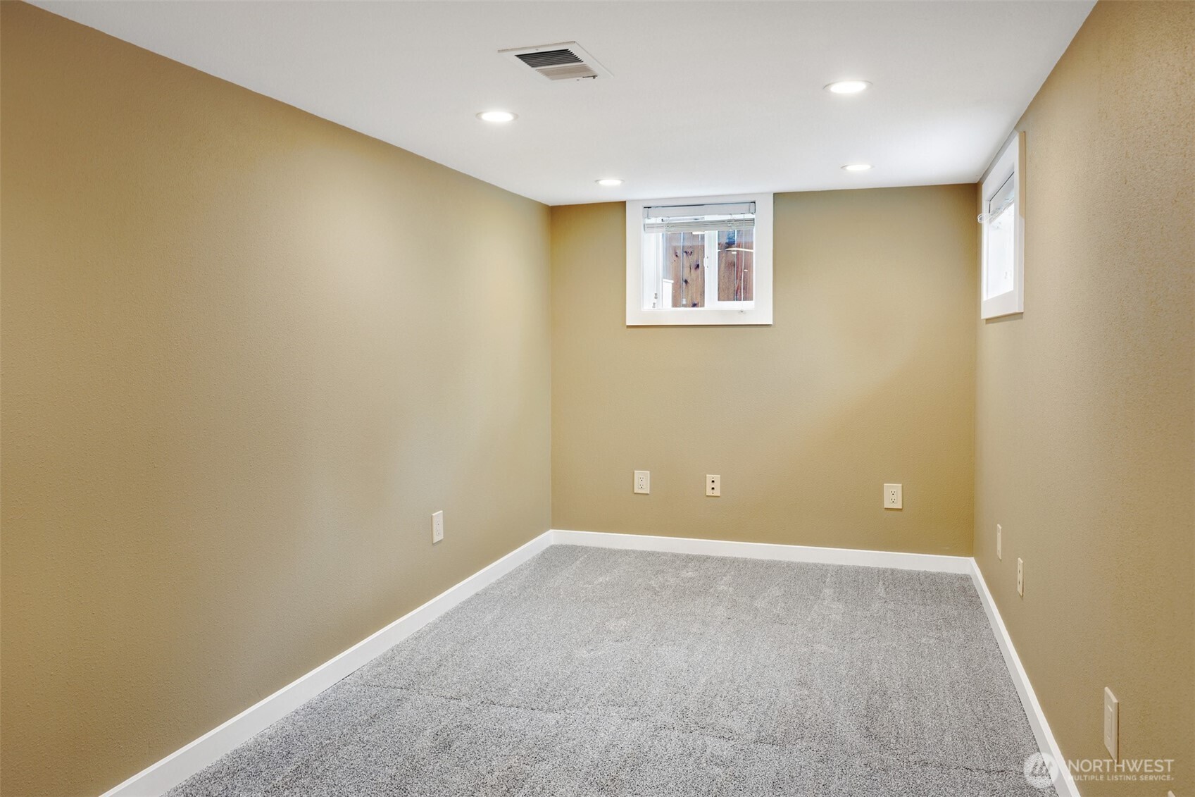 4634 SW Frontenac Street , Seattle, WA 98136