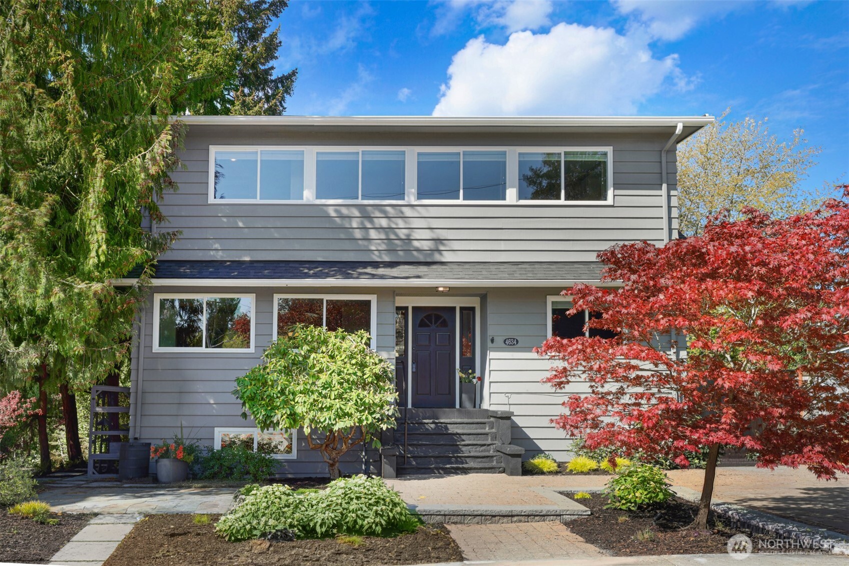 4634 SW Frontenac Street , Seattle, WA 98136