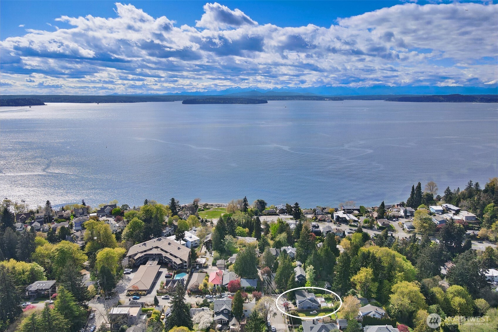 4634 SW Frontenac Street , Seattle, WA 98136