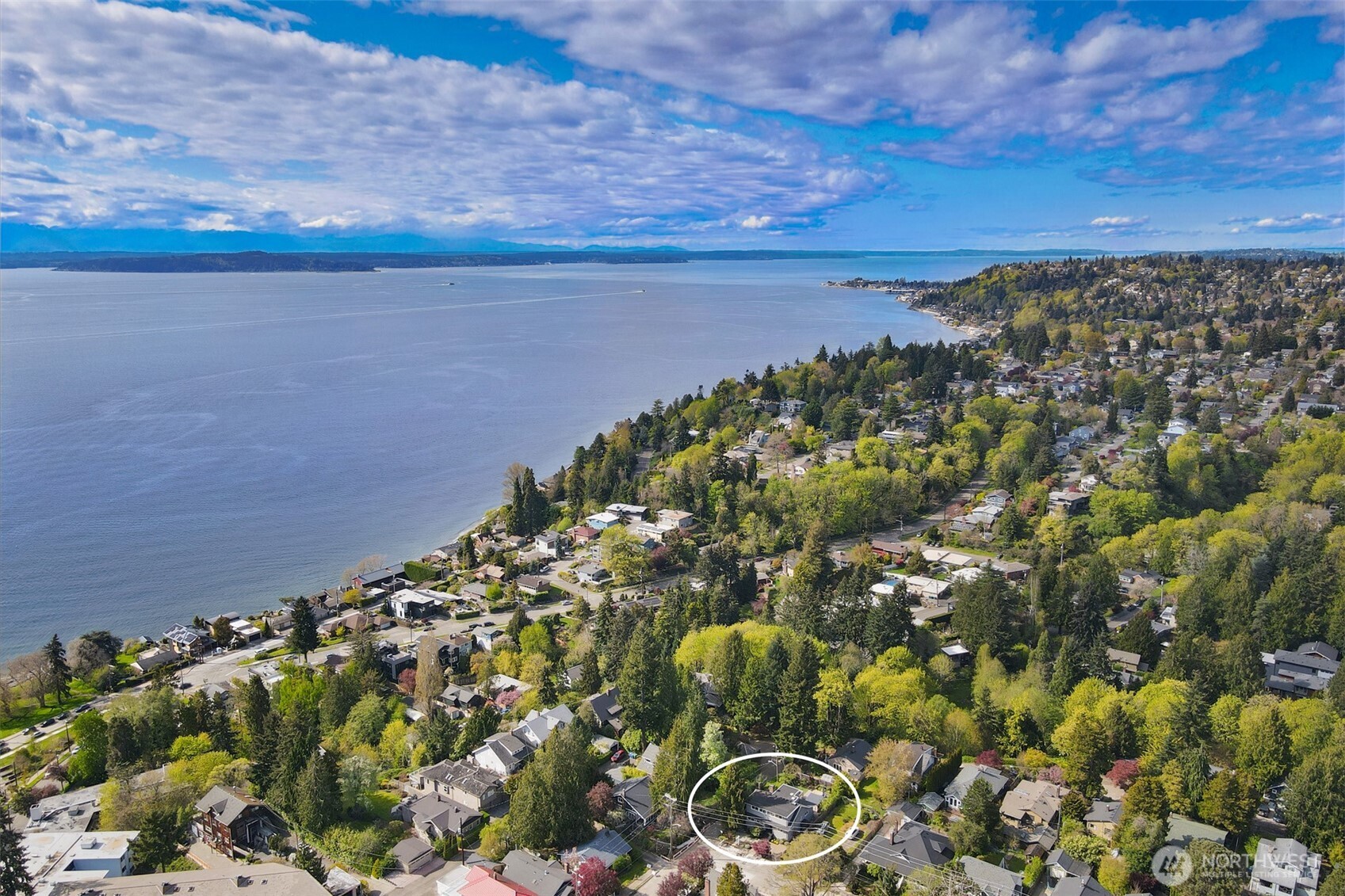4634 SW Frontenac Street , Seattle, WA 98136