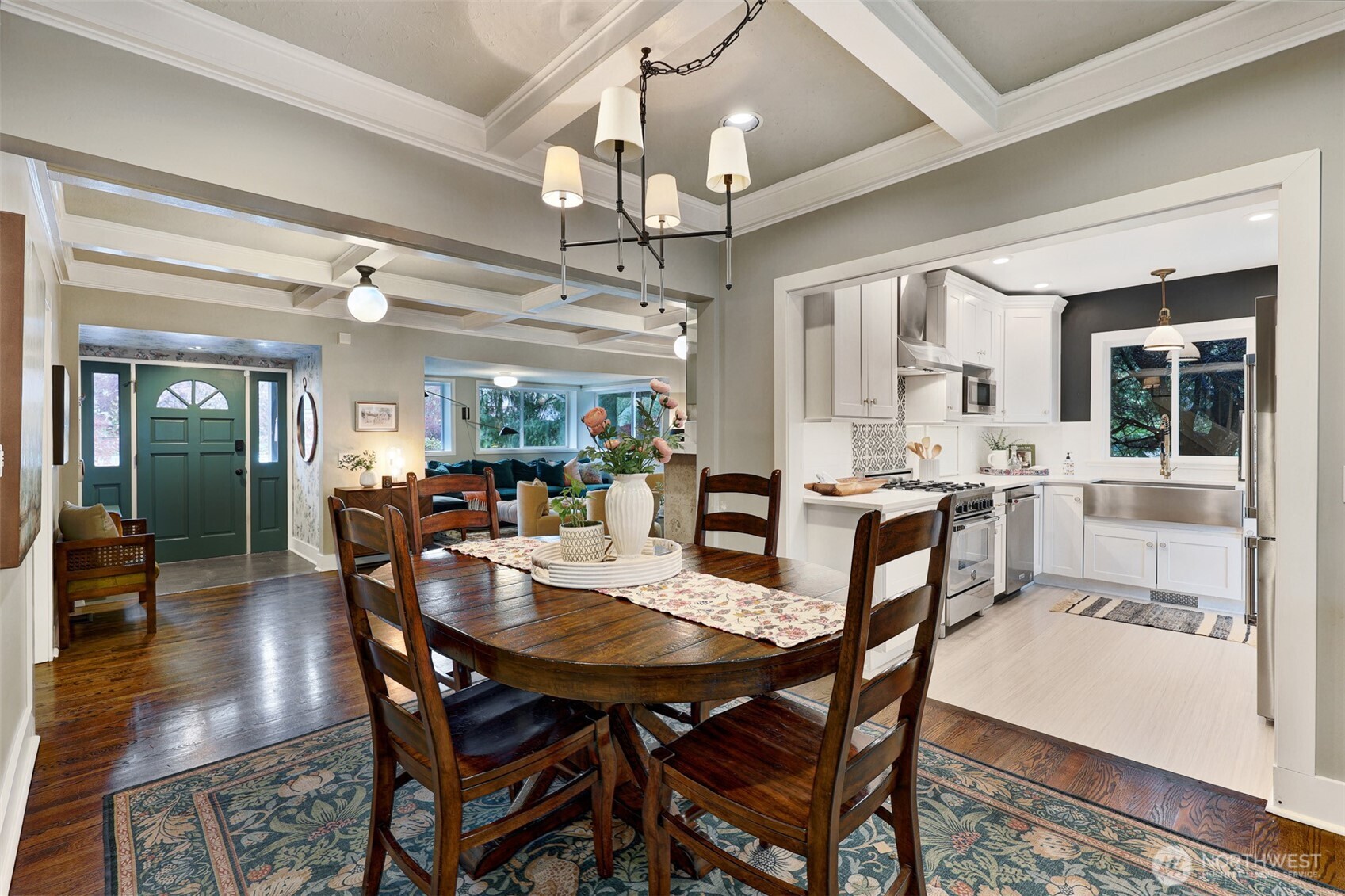 4634 SW Frontenac Street , Seattle, WA 98136