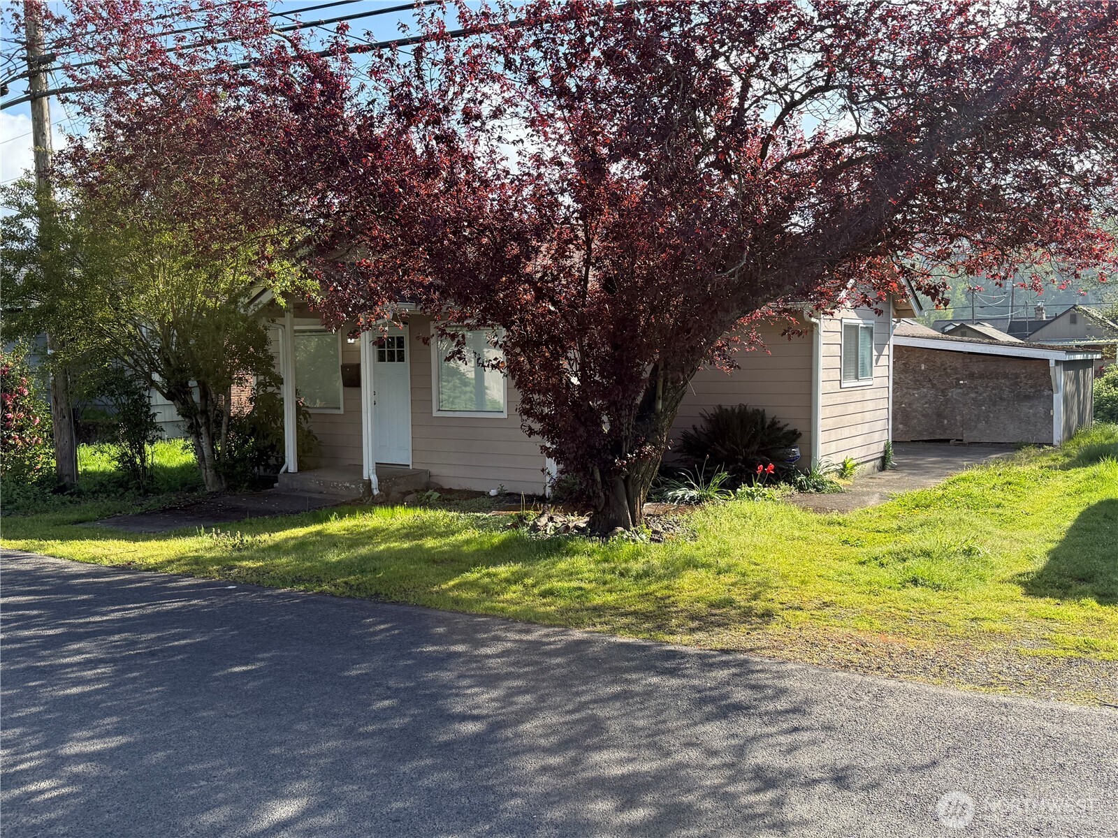 1216 N 1ST Avenue , Kelso, WA 98626