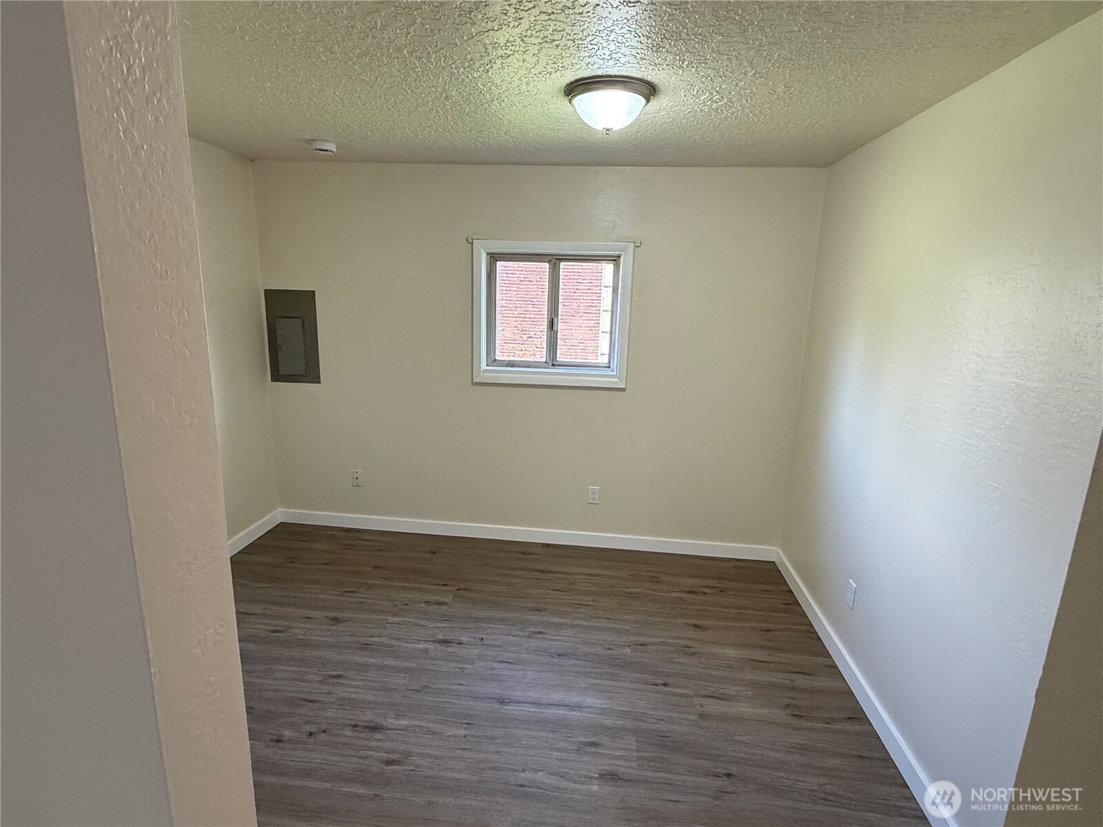 1216 N 1ST Avenue , Kelso, WA 98626