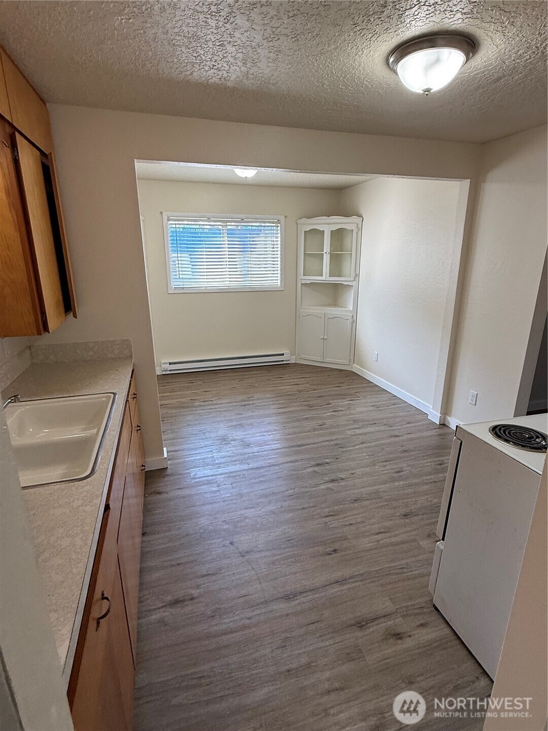 1216 N 1ST Avenue , Kelso, WA 98626