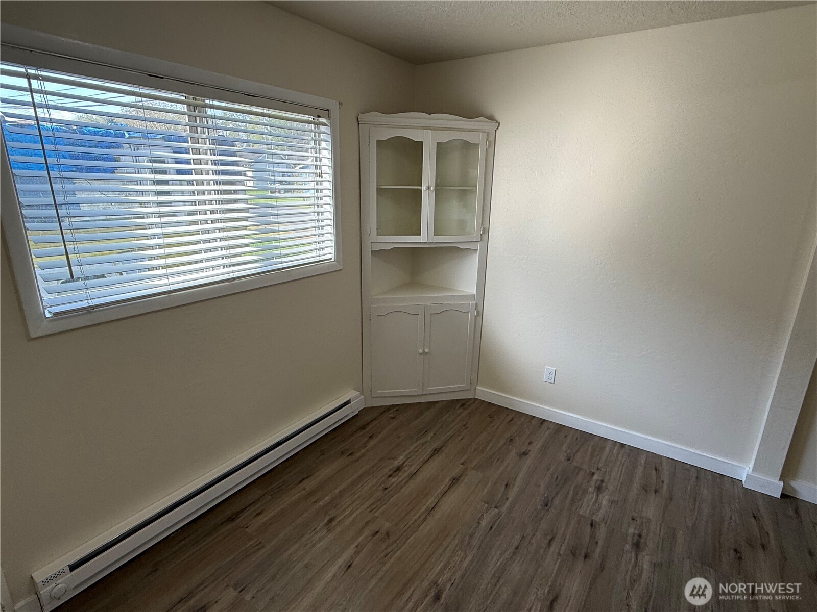 1216 N 1ST Avenue , Kelso, WA 98626