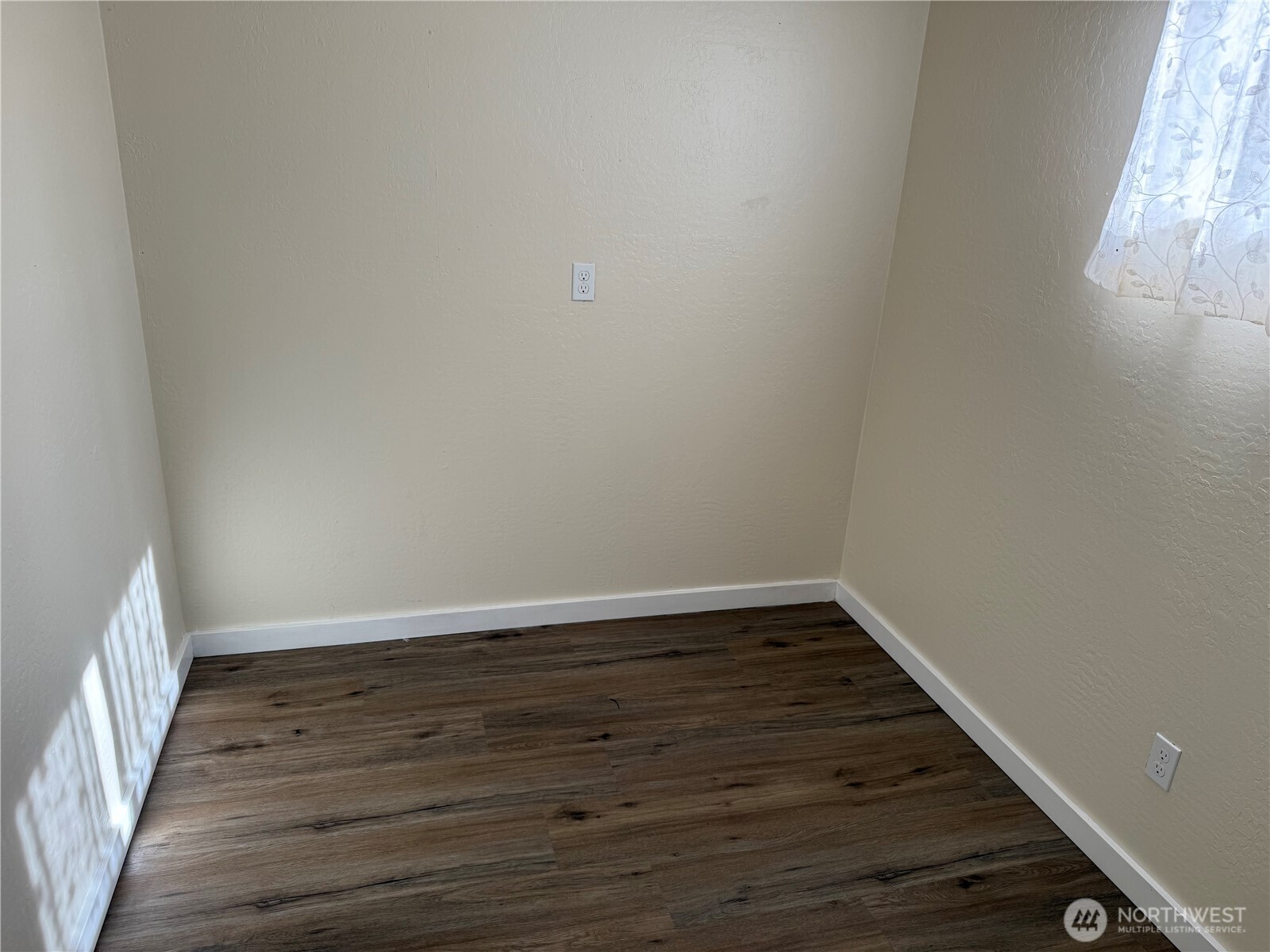 1216 N 1ST Avenue , Kelso, WA 98626