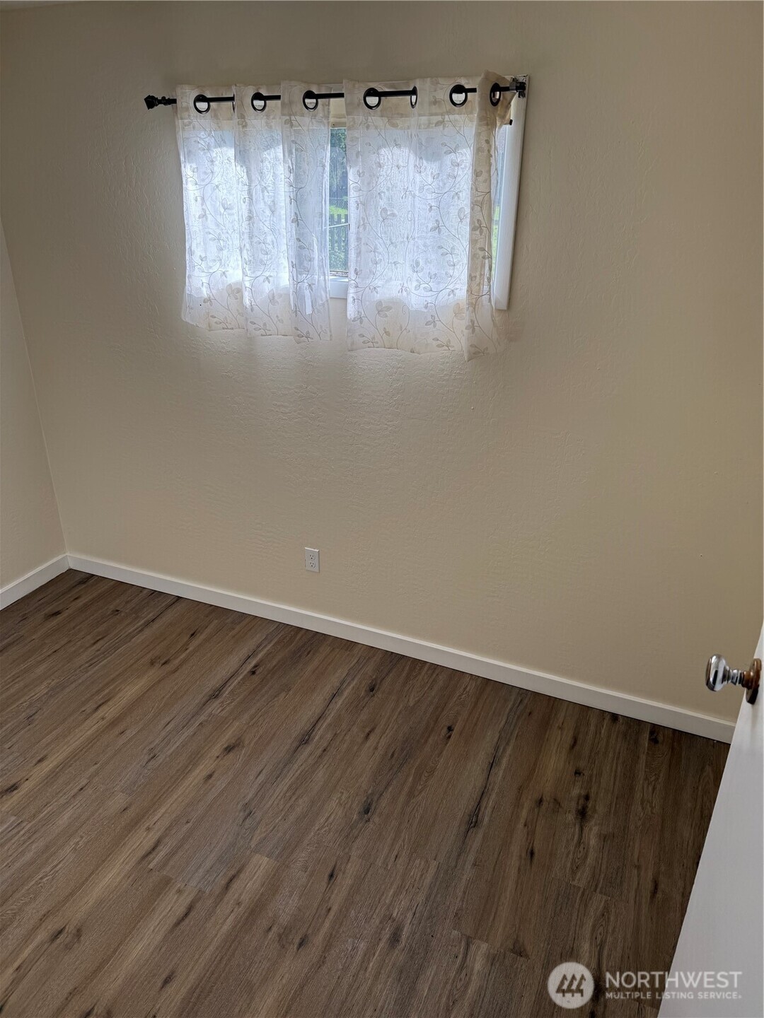 1216 N 1ST Avenue , Kelso, WA 98626