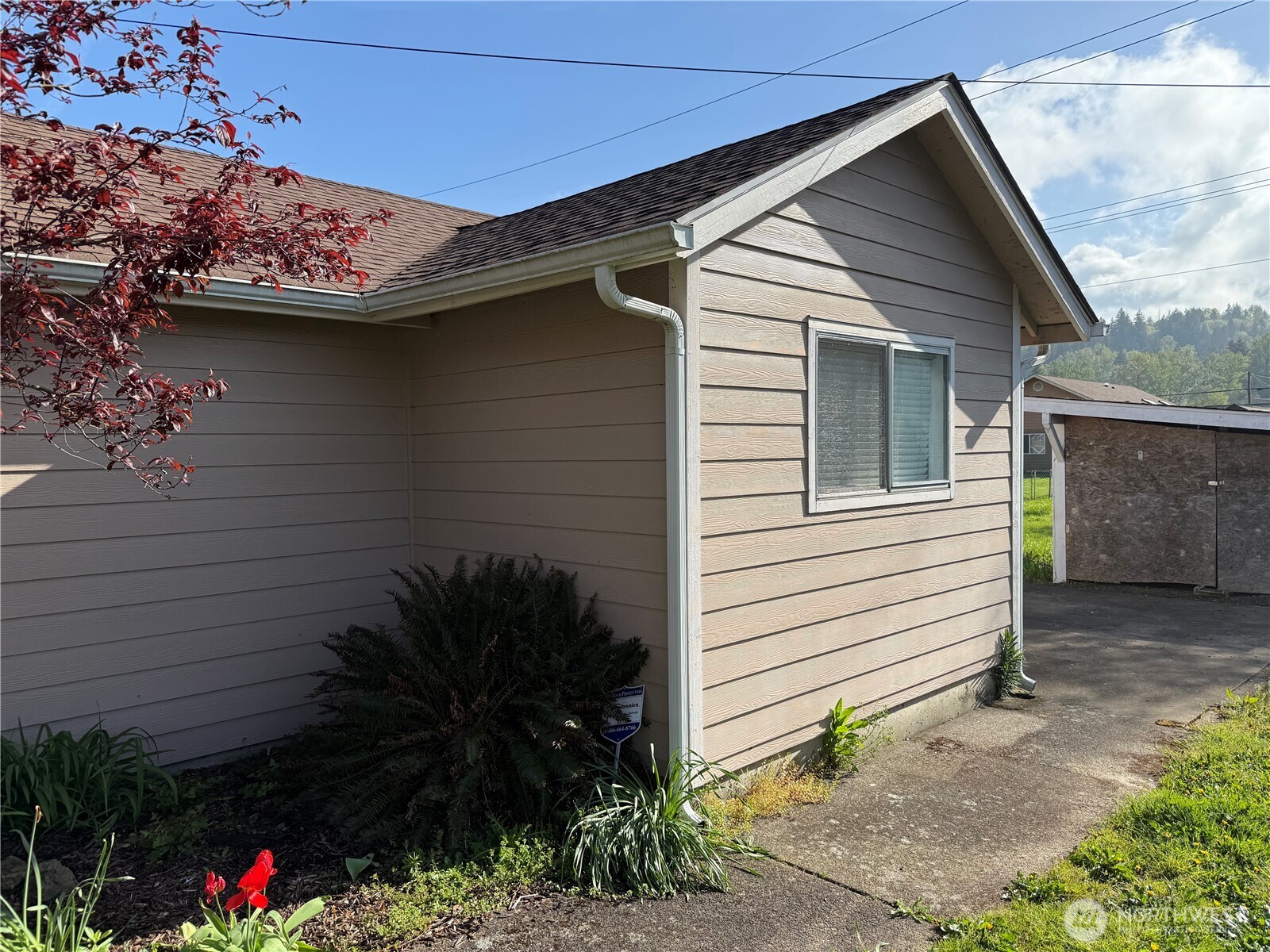 1216 N 1ST Avenue , Kelso, WA 98626