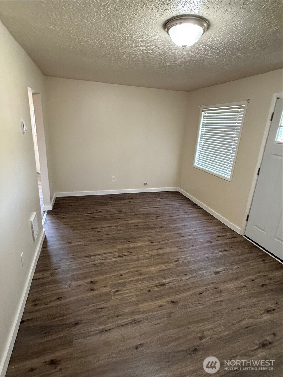 1216 N 1ST Avenue , Kelso, WA 98626