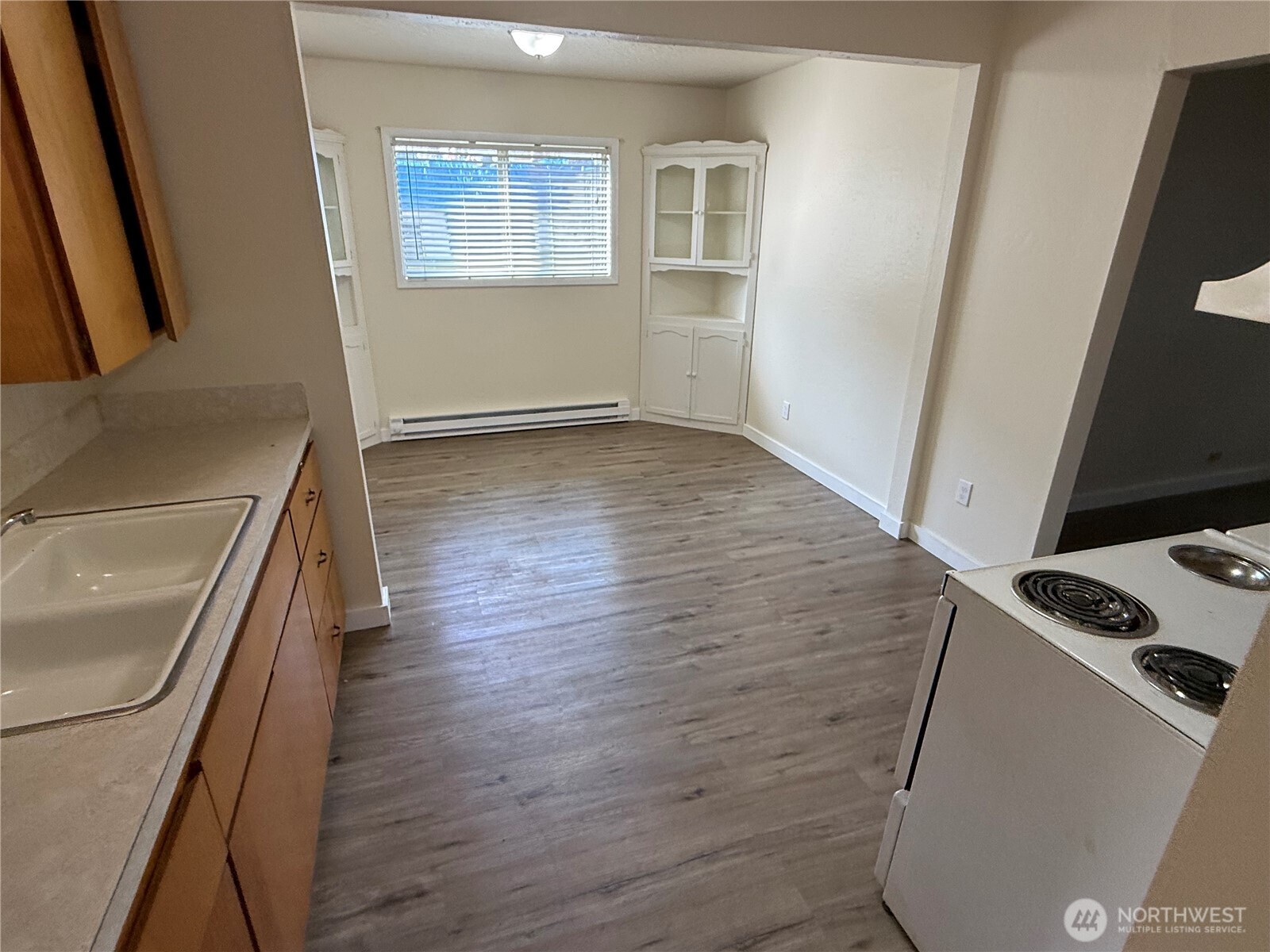 1216 N 1ST Avenue , Kelso, WA 98626