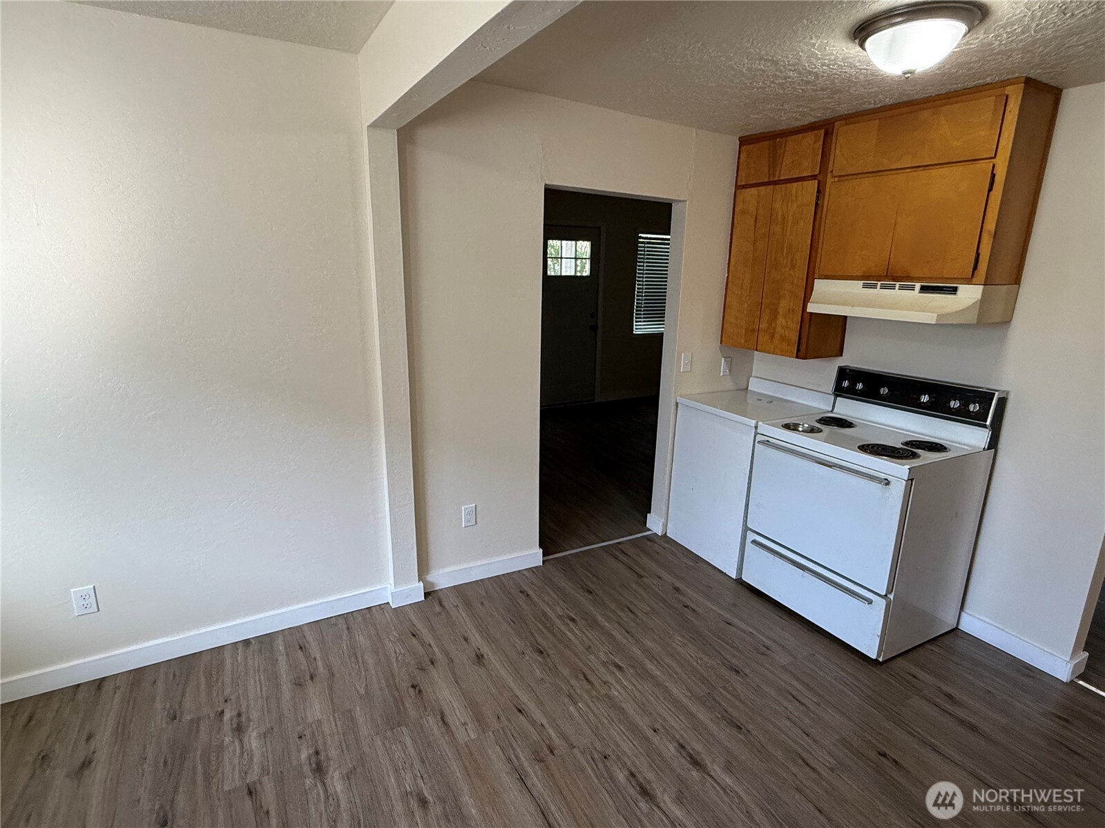 1216 N 1ST Avenue , Kelso, WA 98626