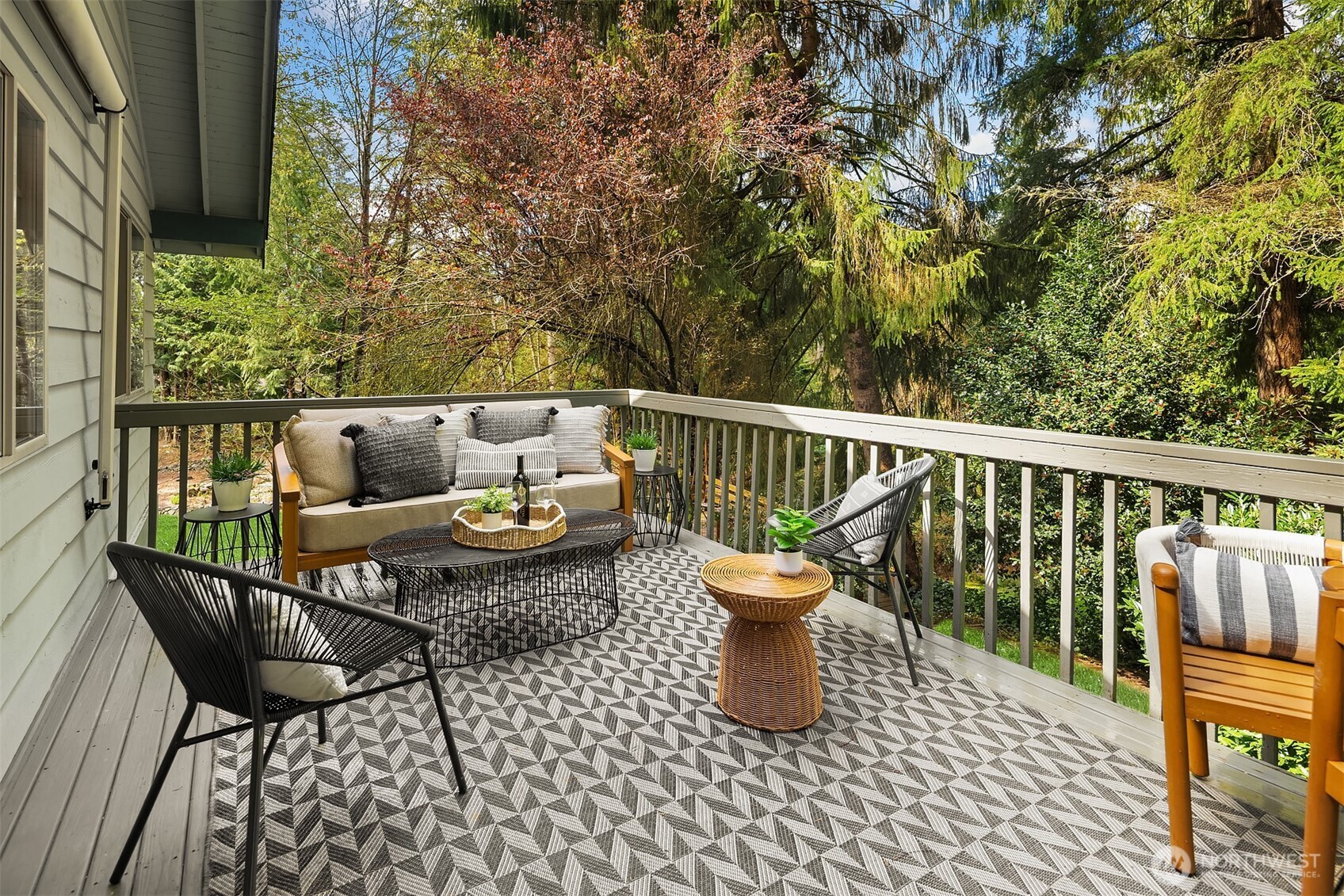 18527 182 Avenue NE, Woodinville, WA 98077