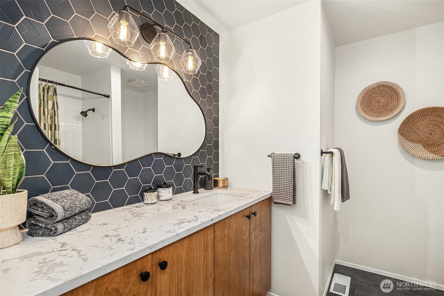 18527 182 Avenue NE, Woodinville, WA 98077