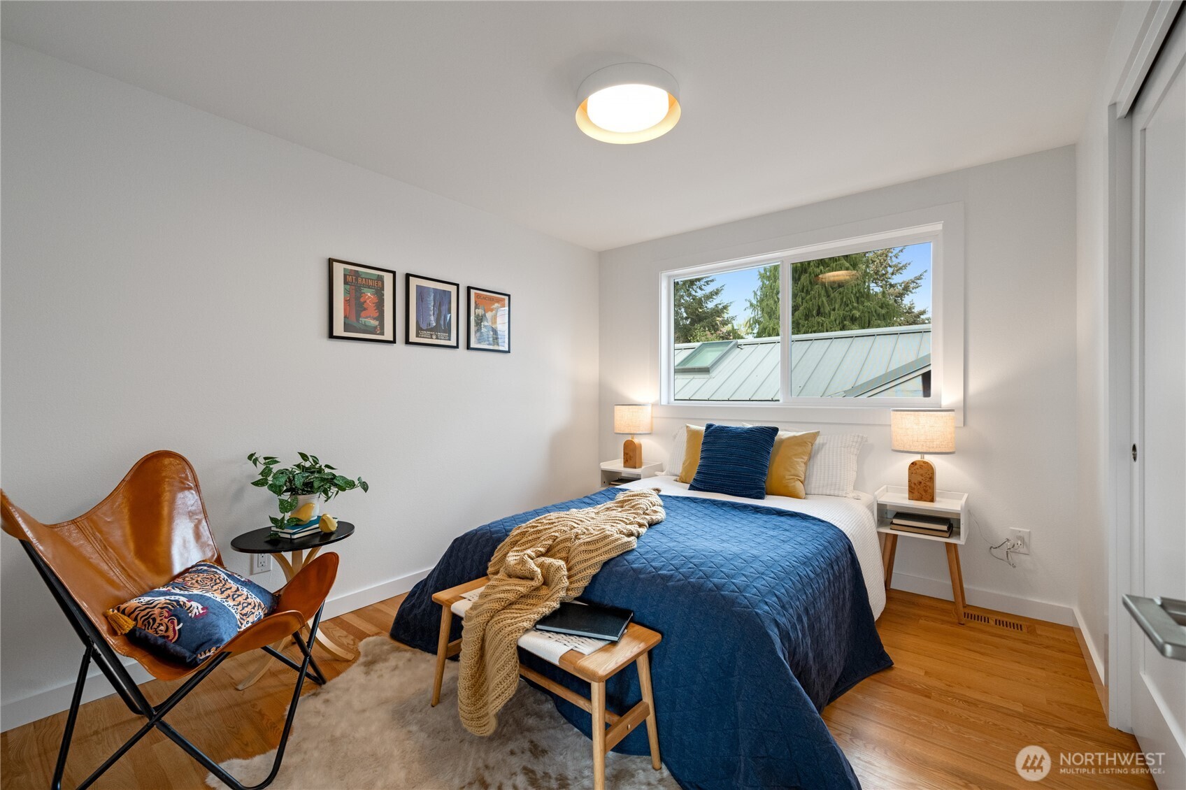 7701 37th Avenue NE, Seattle, WA 98115-4901