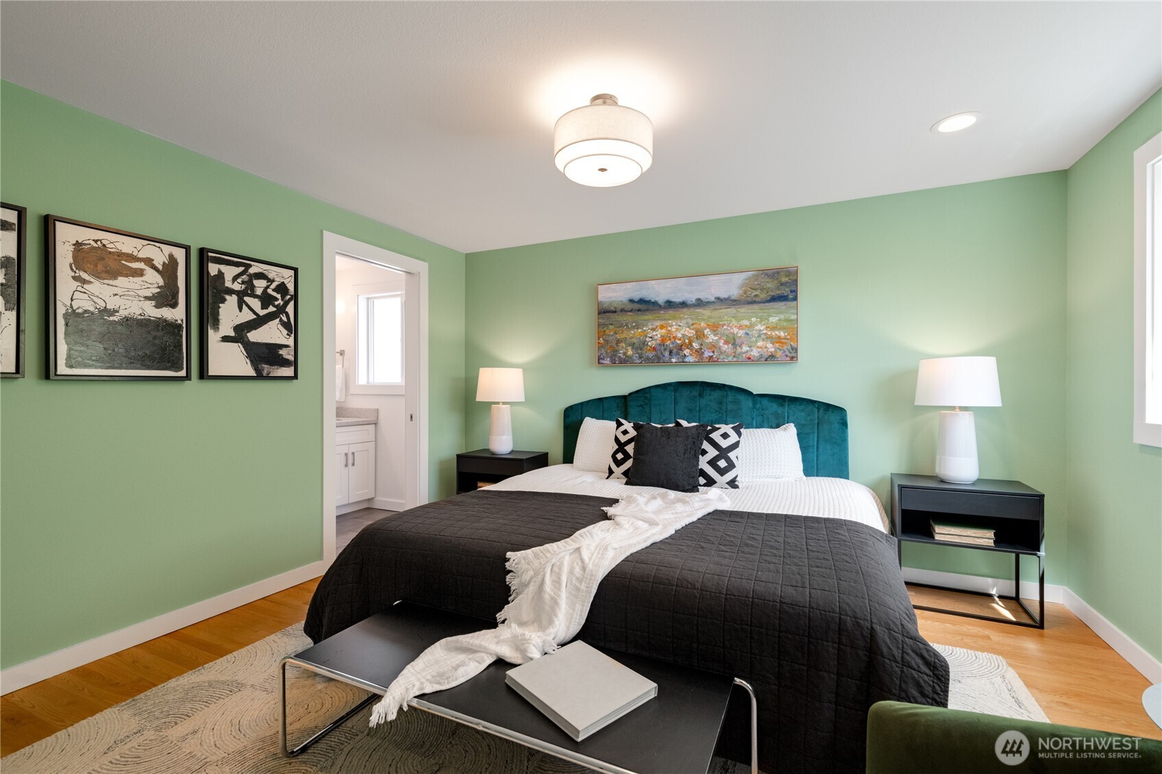7701 37th Avenue NE, Seattle, WA 98115-4901