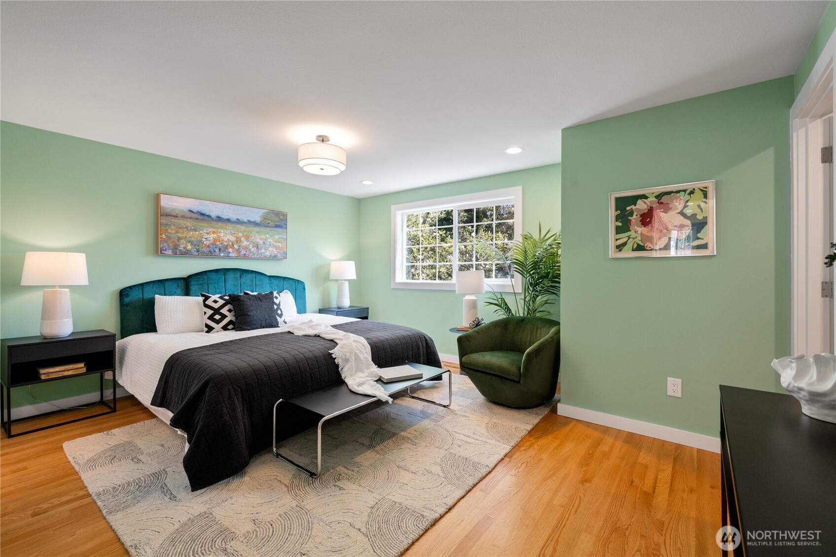 7701 37th Avenue NE, Seattle, WA 98115-4901