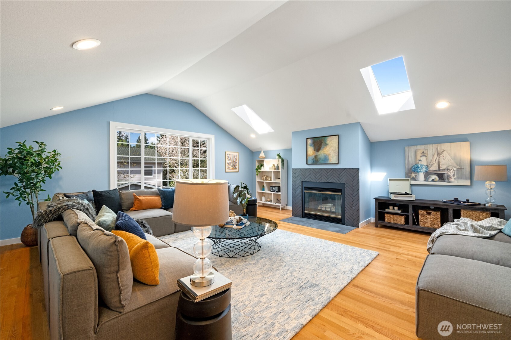 7701 37th Avenue NE, Seattle, WA 98115-4901