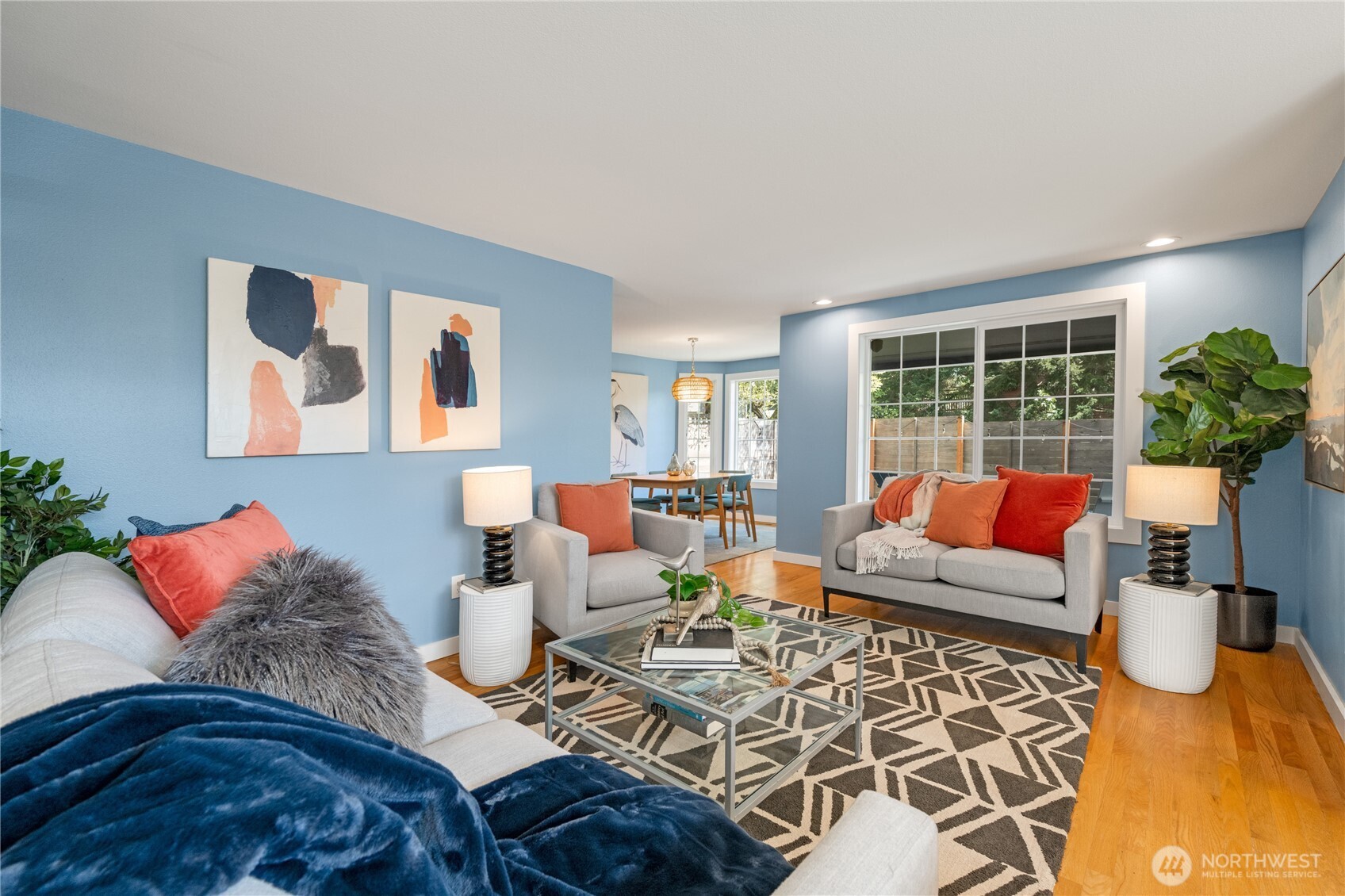 7701 37th Avenue NE, Seattle, WA 98115-4901