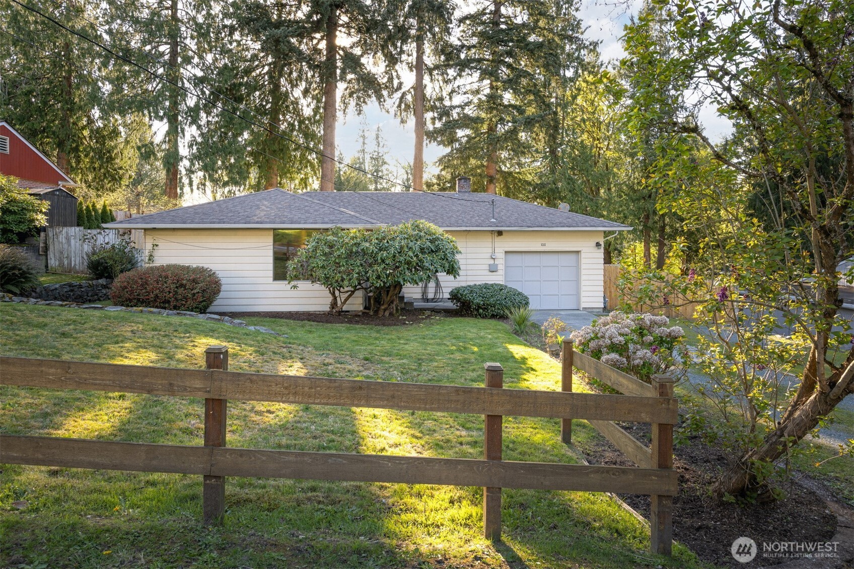 1011 N 14th Street , Mount Vernon, WA 98273
